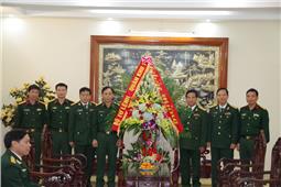 Bộ tư lệnh Quân khu chúc mừng các nhà trường nhân Ngày Nhà giáo Việt Nam